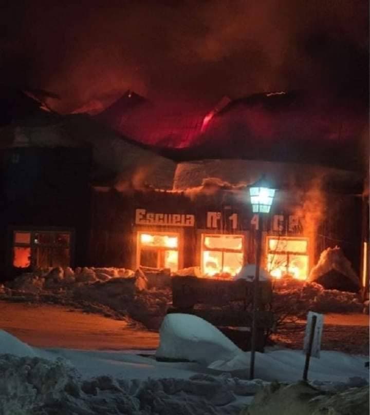 ESCUELA BOMBA en Neuquén. A 3 años de Aguada San Roque